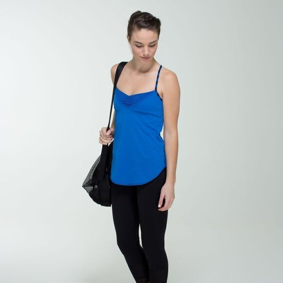 LULULEMON | Roll Out Tank Blue Striped | Sz. 2 - Picture 3 of 13